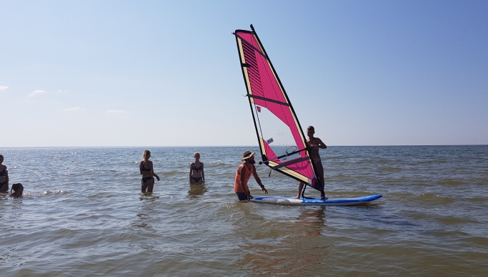 Purjelaua koolitus Pärnu rannas Surf Centerilt