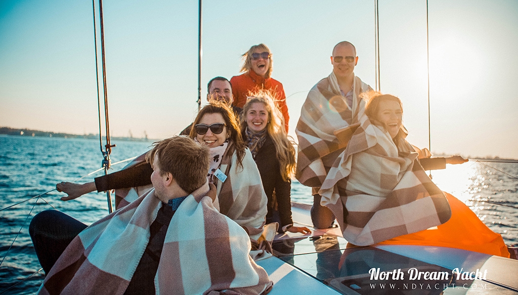Sõit luksusjahiga ning rikkalik õhtusöök restoranis Sardiinid